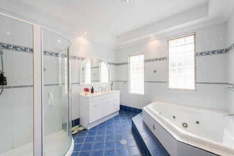 Admiralty Shores - LJHooker Yamba - New Castle Holiday 2