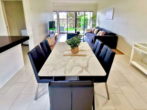 Adorable 3 Br Townhouse With Wifi & Parking - New Castle Holiday 3