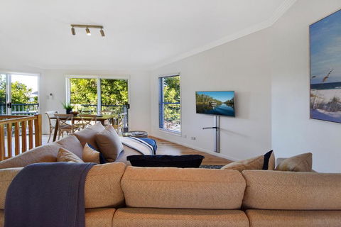 Advance Place - New Castle Holiday 3