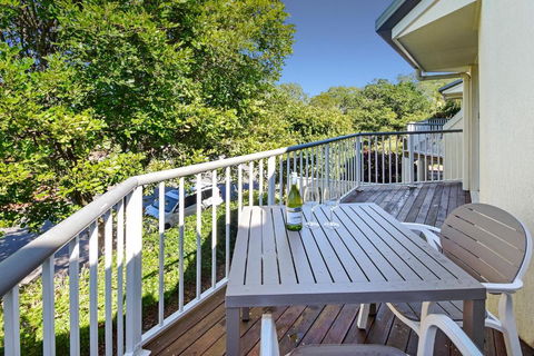 Advance Place - New Castle Holiday 1