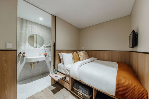 Aerotel Sydney - Inside International Terminal Airport - New Castle Holiday 4