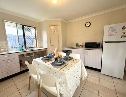 Affordable 3-Bedroom Grannyflat In Coopers Plains - New Castle Holiday 0