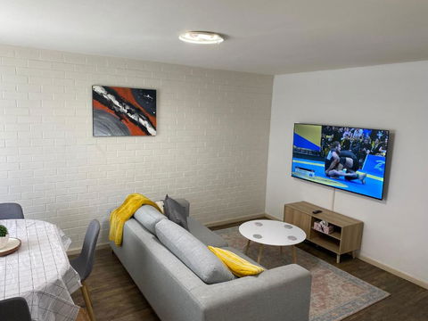 Affordable Inglewood Apartment+Pool - New Castle Holiday 0