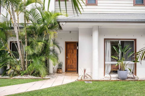 A Perfect Stay - Baby Blue - New Castle Holiday 0