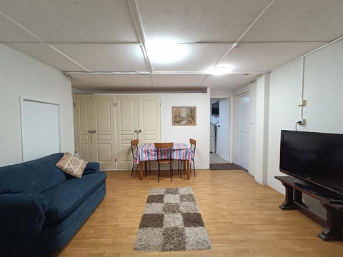 Affordable, Private Apartment With Garage Parking - New Castle Holiday 2