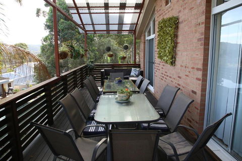 A Holiday Home For Every Season - New Castle Holiday 4