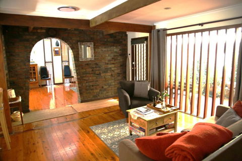 A Holiday Home For Every Season - New Castle Holiday 0
