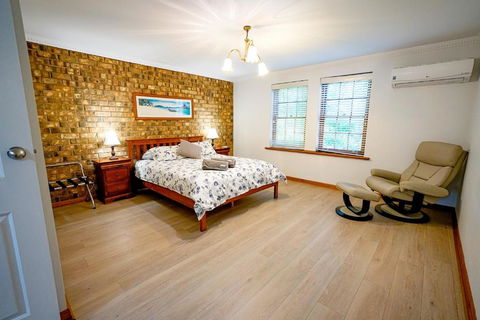 Adelaide Style Accommodation-Getaway In North Adelaide- Close To City - New Castle Holiday 3