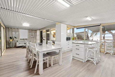 Absolute Waterfront Hidden Gem Toukley - New Castle Holiday 2