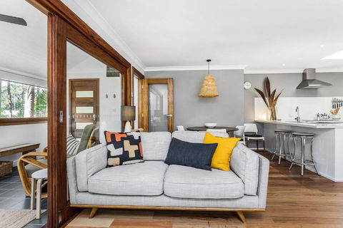 A Perfect Stay - Little Geckos - New Castle Holiday 2