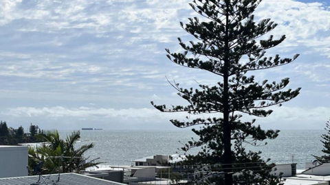 A Minutes Walk To The Beach! - New Castle Holiday 3