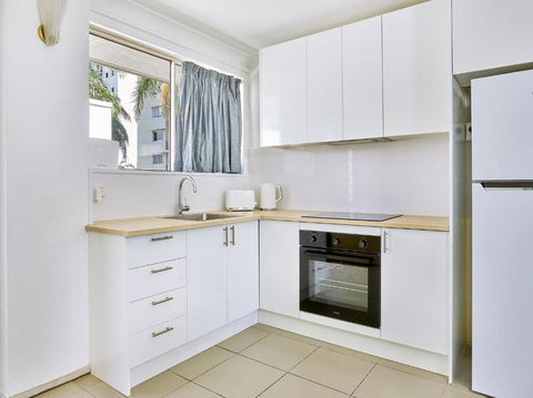 Affordable Accommodation In The Heart Of Surfers Paradise - New Castle Holiday 4