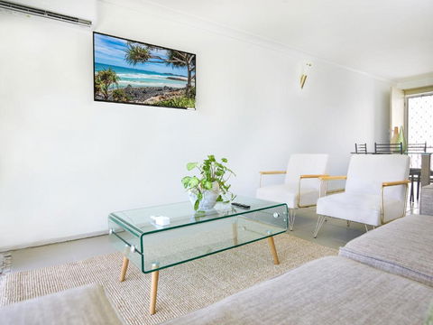 Affordable Accommodation In The Heart Of Surfers Paradise - New Castle Holiday 1