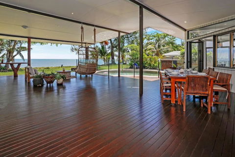 Absolute Beachfront House With Private Pool - New Castle Holiday 2