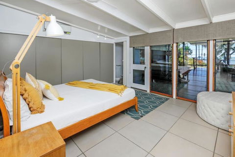 Absolute Beachfront House With Private Pool - New Castle Holiday 4