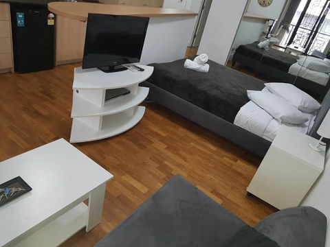 Accommodation Sydney Potts Point Pet Friendly Studio Apartment With Balcony - New Castle Holiday 3