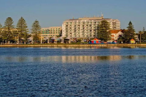 A-The Entrance Private Water Front 1 Bedroom Appartment At The Oaks - New Castle Holiday 1