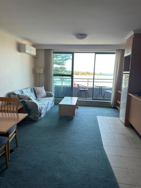 A-The Entrance Private Water Front 1 Bedroom Appartment At The Oaks - New Castle Holiday 3