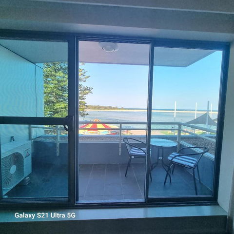 A-The Entrance Private Water Front 1 Bedroom Appartment At The Oaks - New Castle Holiday 2