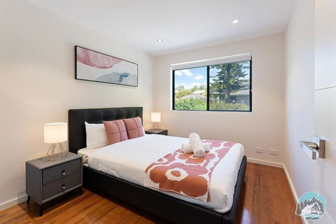 Aircabin - Eastwood - Luxury - 4 Bedrooms House - New Castle Holiday 4
