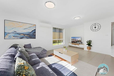Aircabin - Edmondson Park - 4 Beds Compy House - New Castle Holiday 1