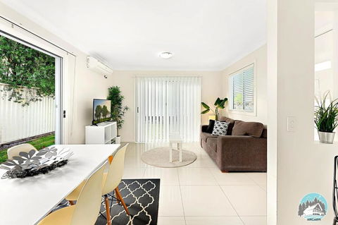 Aircabin - Oxley Park - Lovely & Comfy - 2 Beds - New Castle Holiday 0