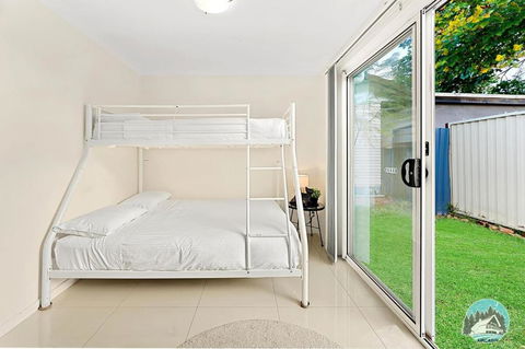 Aircabin - Oxley Park - Lovely & Comfy - 2 Beds - New Castle Holiday 1