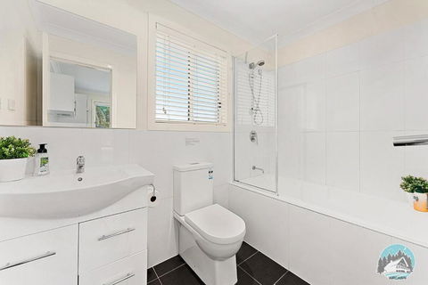 Aircabin - Oxley Park - Lovely & Comfy - 2 Beds - New Castle Holiday 4