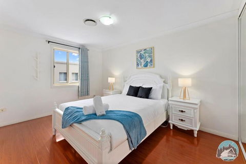 Aircabin - Seven Hills - Lovely - 3 Beds Townhouse - New Castle Holiday 1
