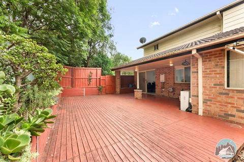 Aircabin - Seven Hills - Lovely - 3 Beds Townhouse - New Castle Holiday 0