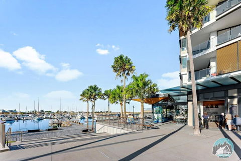 Aircabin - Shell Cove - Next To Marina - 2BR Apt - New Castle Holiday 0
