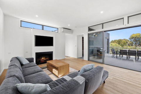 Aireys Sunset Beach House - New Castle Holiday 3
