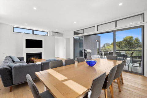 Aireys Sunset Beach House - New Castle Holiday 4