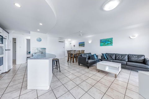 Airlie Ocean Paradise - New Castle Holiday 1