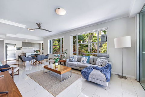 Airlie Summit Apartments - New Castle Holiday 1