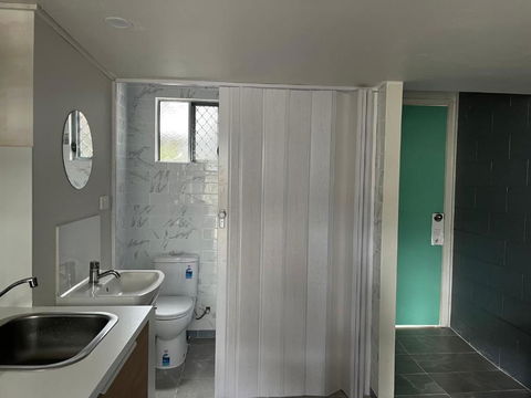 Airway Motel - New Castle Holiday 2