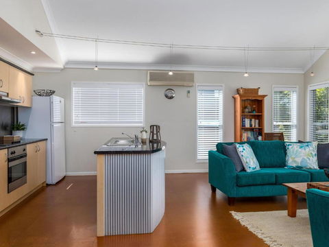 Akarana Beach House By Jervis Bay Rentals - New Castle Holiday 4