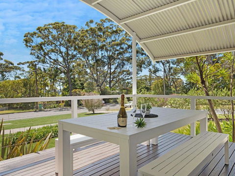 Akarana Beach House By Jervis Bay Rentals - New Castle Holiday 1