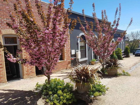 Albert Hotel Daylesford - New Castle Holiday 2