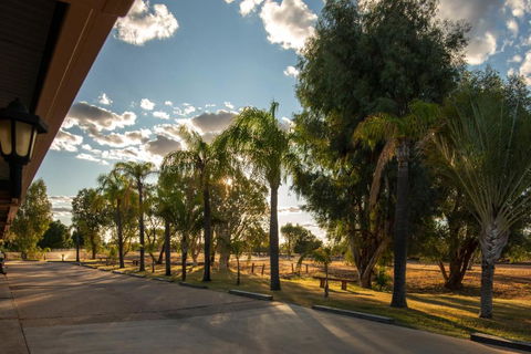 Albert Park Motor Inn-KING BEDS-POOL-SHADED PARKING - New Castle Holiday 2
