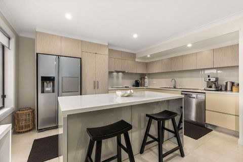 Albion Blue By Experience Jervis Bay - New Castle Holiday 4