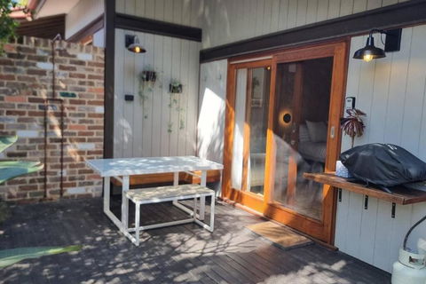 Alcorn Garden Studio Main House Attached-Dog Friendly 2 Mins Walk To Beach - New Castle Holiday 3