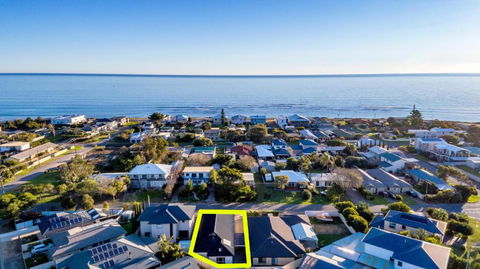 Aldinga Beach Experience - C21 SouthCoast Holidays - New Castle Holiday 1