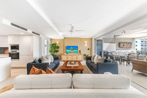Alex Beach House, 100 Steps To The Sand, With Ocean Views - New Castle Holiday 3
