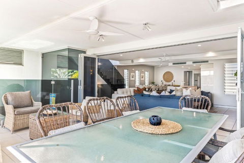 Alex Beach House, 100 Steps To The Sand, With Ocean Views - New Castle Holiday 2