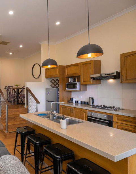 Alfies On Albert Daylesford - New Castle Holiday 2