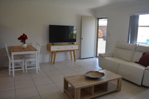 Alice Street 1, Unit 1, Currimundi - New Castle Holiday 2