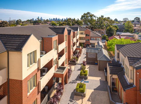 Aligned Corporate Residences Kew - New Castle Holiday 1