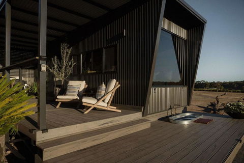 Alisa The Tiny Cabin In Busselton - New Castle Holiday 4