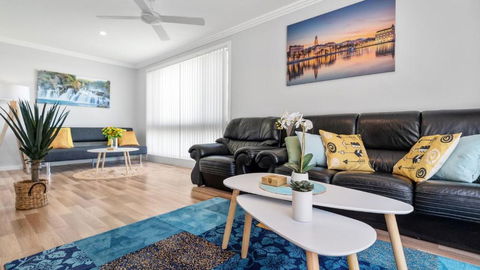 Alka Beach House - New Castle Holiday 1
